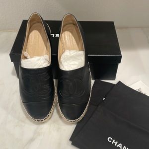 Chanel black espadrilles in black